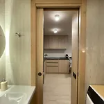 Location Lift Front Apartment *