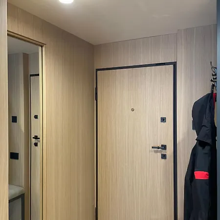 Apartment Location Lift Front